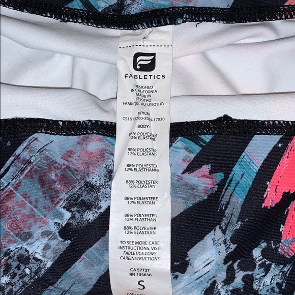 Fabletics Mid Rise Hot Pink/Black Workout Capri - Picture 2 of 5